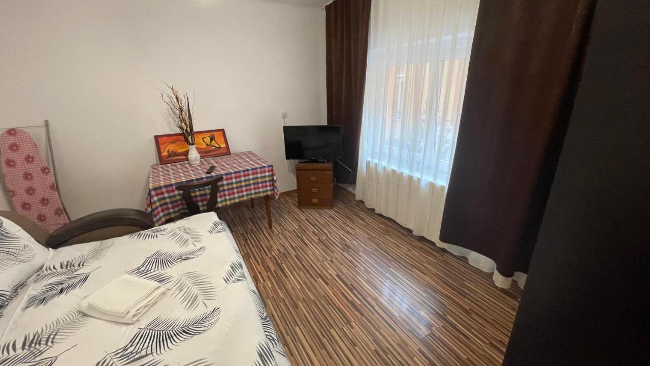 Apartament In Centrul Brasovului Екстер'єр фото